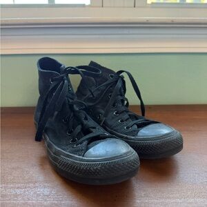 chuck taylor all star high top converse
all black womans